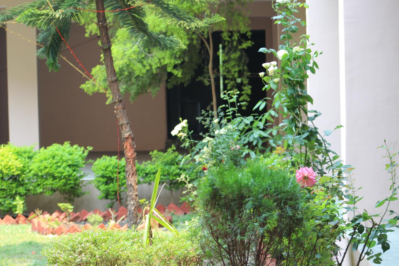 Bhīm Tāl Greenwood Hotel מראה חיצוני תמונה
