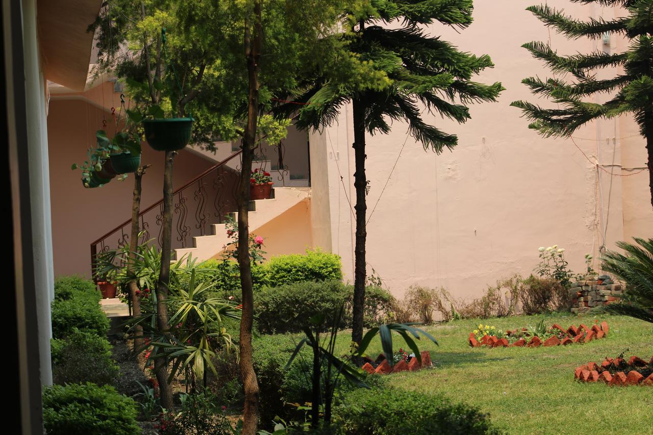 Bhīm Tāl Greenwood Hotel מראה חיצוני תמונה