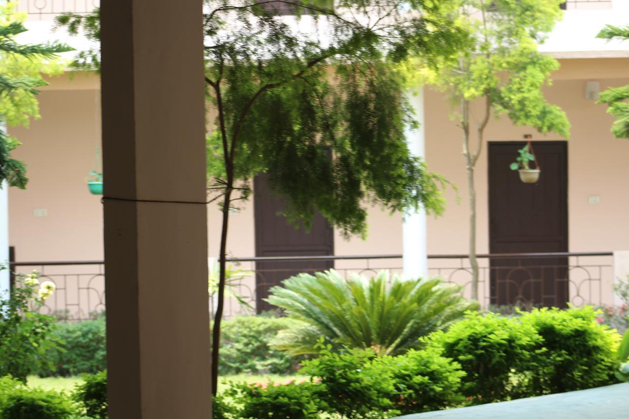 Bhīm Tāl Greenwood Hotel מראה חיצוני תמונה